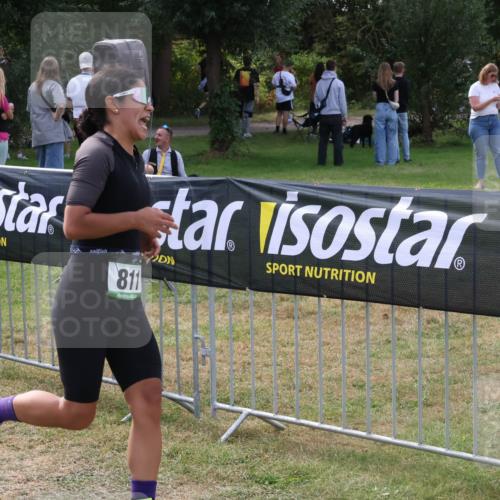 31.08.2025 - Elbe Triathlon Hamburg Luisa Fischer http://msf.ph/oto/8670206 31.08.2025 11:39:33 Laufen 2, 811 meine-sportfotos.de