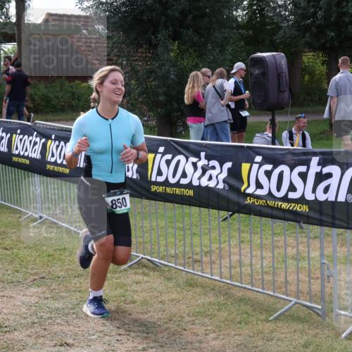31.08.2025 - Elbe Triathlon Hamburg Luisa Fischer http://msf.ph/oto/8670229 31.08.2025 11:39:47 Laufen 850 meine-sportfotos.de