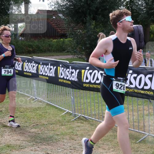 31.08.2025 - Elbe Triathlon Hamburg Luisa Fischer http://msf.ph/oto/8670241 31.08.2025 11:39:56 Laufen 794, 928 meine-sportfotos.de