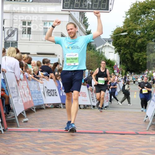 31.08.2025 - 21. Blankeneser Heldenlauf Strokosch-Dieckow http://msf.ph/oto/8670249 31.08.2025 10:54:26 Ziel 3488, 3041, 3632, 3332 meine-sportfotos.de