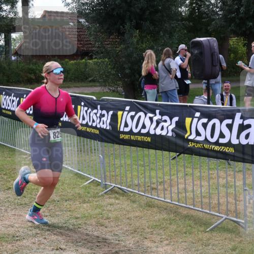 31.08.2025 - Elbe Triathlon Hamburg Luisa Fischer http://msf.ph/oto/8670251 31.08.2025 11:39:59 Laufen 826 meine-sportfotos.de