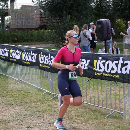 31.08.2025 - Elbe Triathlon Hamburg Luisa Fischer http://msf.ph/oto/8670253 31.08.2025 11:39:59 Laufen 826 meine-sportfotos.de