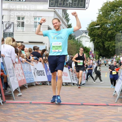 31.08.2025 - 21. Blankeneser Heldenlauf Strokosch-Dieckow http://msf.ph/oto/8670258 31.08.2025 10:54:26 Ziel 3488, 3041, 3632, 3332 meine-sportfotos.de