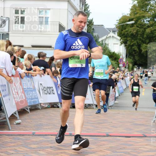 31.08.2025 - 21. Blankeneser Heldenlauf Strokosch-Dieckow http://msf.ph/oto/8670309 31.08.2025 10:54:24 Ziel 3488, 3041, 3632, 3332 meine-sportfotos.de