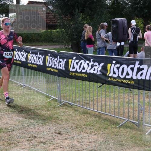 31.08.2025 - Elbe Triathlon Hamburg Luisa Fischer http://msf.ph/oto/8670322 31.08.2025 11:41:14 Laufen 1488 meine-sportfotos.de