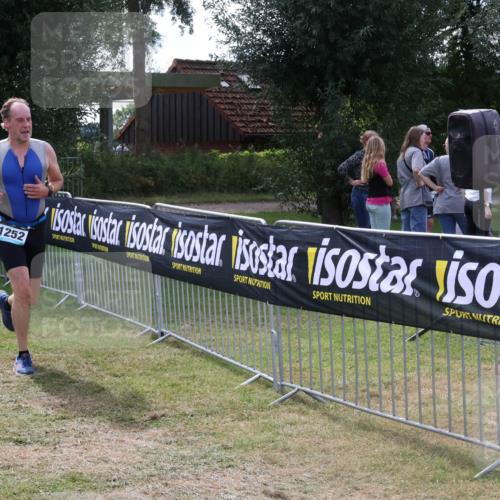 31.08.2025 - Elbe Triathlon Hamburg Luisa Fischer http://msf.ph/oto/8670338 31.08.2025 11:41:26 Laufen 868, 1252 meine-sportfotos.de