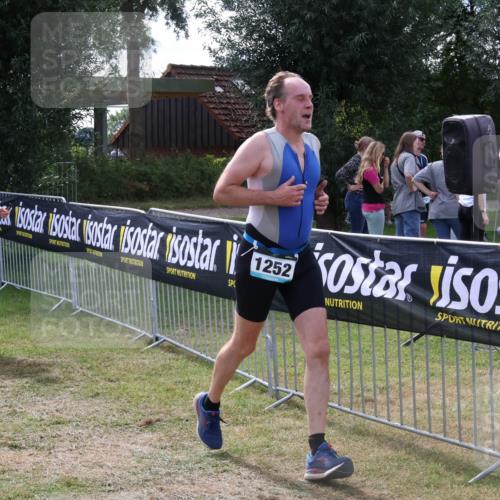 31.08.2025 - Elbe Triathlon Hamburg Luisa Fischer http://msf.ph/oto/8670342 31.08.2025 11:41:27 Laufen 868, 1252 meine-sportfotos.de