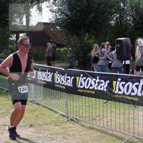 31.08.2025 - Elbe Triathlon Hamburg Luisa Fischer http://msf.ph/oto/8670363 31.08.2025 11:41:54 Laufen 1241 meine-sportfotos.de