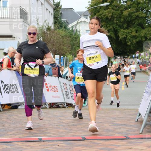 31.08.2025 - 21. Blankeneser Heldenlauf Strokosch-Dieckow http://msf.ph/oto/8670364 31.08.2025 10:33:25 Ziel 2011, 2044, 2126, 2640, 2639, 2220, 2221 meine-sportfotos.de