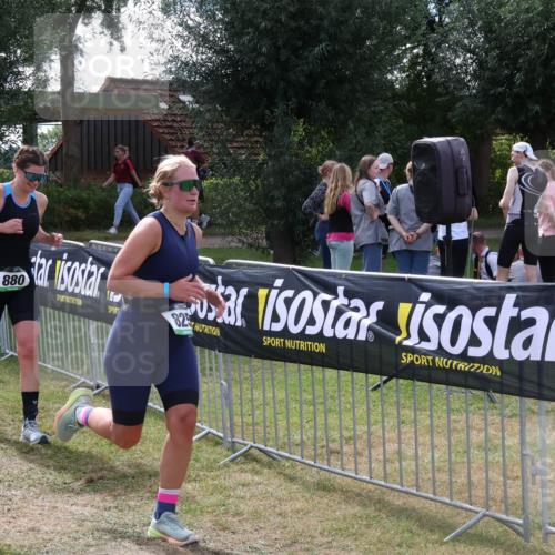 31.08.2025 - Elbe Triathlon Hamburg Luisa Fischer http://msf.ph/oto/8670384 31.08.2025 11:42:27 Laufen 880, 825 meine-sportfotos.de