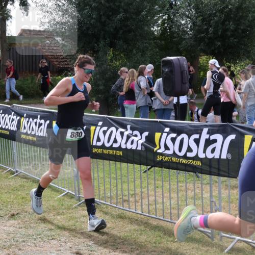 31.08.2025 - Elbe Triathlon Hamburg Luisa Fischer http://msf.ph/oto/8670388 31.08.2025 11:42:27 Laufen 880 meine-sportfotos.de