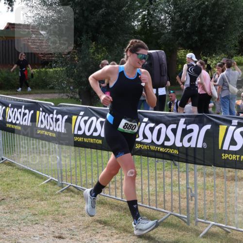31.08.2025 - Elbe Triathlon Hamburg Luisa Fischer http://msf.ph/oto/8670389 31.08.2025 11:42:28 Laufen 880 meine-sportfotos.de