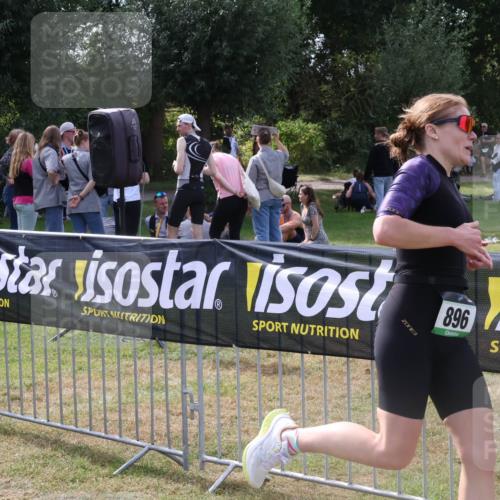 31.08.2025 - Elbe Triathlon Hamburg Luisa Fischer http://msf.ph/oto/8670397 31.08.2025 11:42:44 Laufen 896 meine-sportfotos.de