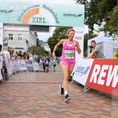 31.08.2025 - 21. Blankeneser Heldenlauf Strokosch-Dieckow http://msf.ph/oto/8670400 31.08.2025 10:54:19 Ziel 3506, 3538, 3041, 3632 meine-sportfotos.de
