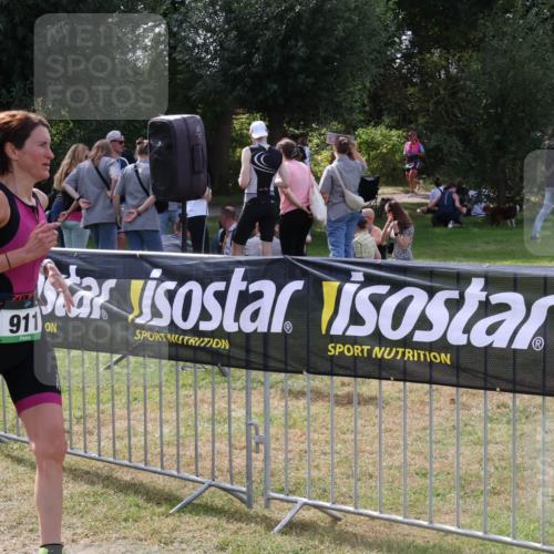 31.08.2025 - Elbe Triathlon Hamburg Luisa Fischer http://msf.ph/oto/8670405 31.08.2025 11:42:49 Laufen 911 meine-sportfotos.de