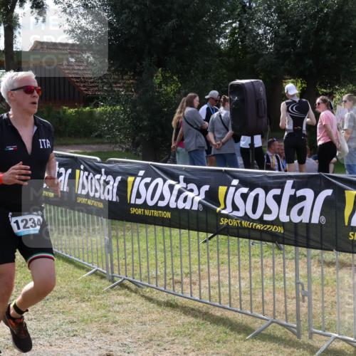 31.08.2025 - Elbe Triathlon Hamburg Luisa Fischer http://msf.ph/oto/8670415 31.08.2025 11:43:03 Laufen 1234 meine-sportfotos.de