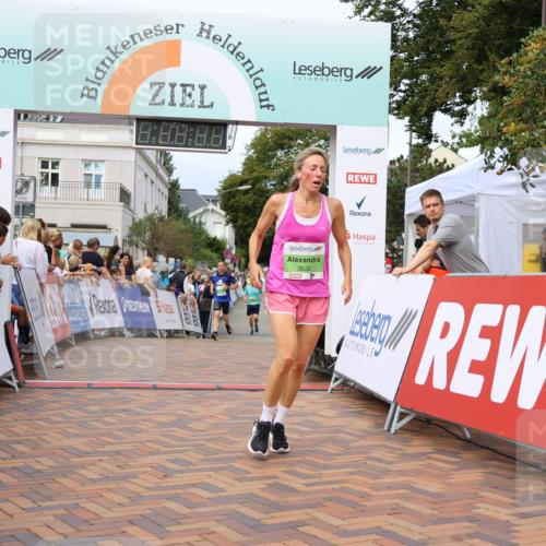 31.08.2025 - 21. Blankeneser Heldenlauf Strokosch-Dieckow http://msf.ph/oto/8670418 31.08.2025 10:54:19 Ziel 3506, 3538, 3041, 3632 meine-sportfotos.de