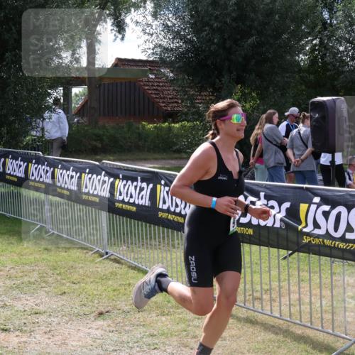 31.08.2025 - Elbe Triathlon Hamburg Luisa Fischer http://msf.ph/oto/8670421 31.08.2025 11:43:05 Laufen 1313 meine-sportfotos.de