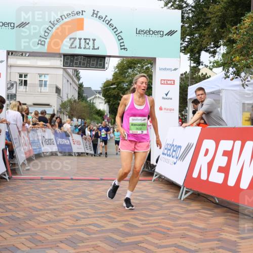 31.08.2025 - 21. Blankeneser Heldenlauf Strokosch-Dieckow http://msf.ph/oto/8670430 31.08.2025 10:54:19 Ziel 3506, 3538, 3041, 3632 meine-sportfotos.de