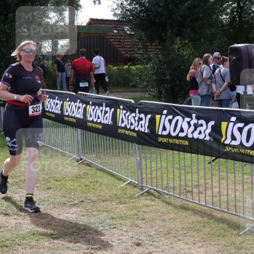 31.08.2025 - Elbe Triathlon Hamburg Luisa Fischer http://msf.ph/oto/8670459 31.08.2025 11:43:55 Laufen 322, 1137 meine-sportfotos.de
