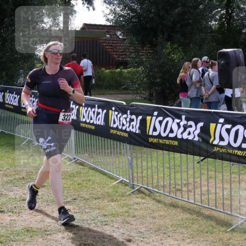 31.08.2025 - Elbe Triathlon Hamburg Luisa Fischer http://msf.ph/oto/8670461 31.08.2025 11:43:56 Laufen 322 meine-sportfotos.de