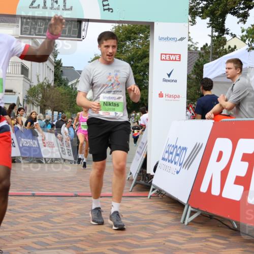 31.08.2025 - 21. Blankeneser Heldenlauf Strokosch-Dieckow http://msf.ph/oto/8670467 31.08.2025 10:54:16 Ziel 3506, 3538, 3632 meine-sportfotos.de