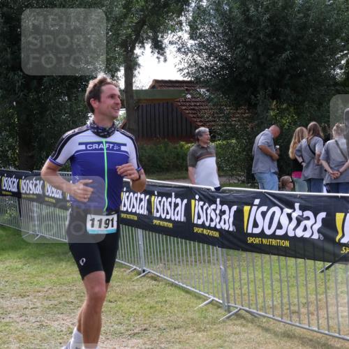 31.08.2025 - Elbe Triathlon Hamburg Luisa Fischer http://msf.ph/oto/8670495 31.08.2025 11:44:20 Laufen 477, 1, 1191 meine-sportfotos.de