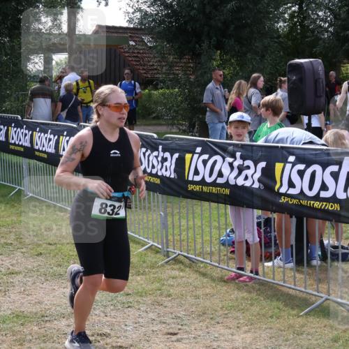 31.08.2025 - Elbe Triathlon Hamburg Luisa Fischer http://msf.ph/oto/8670512 31.08.2025 11:44:36 Laufen 832 meine-sportfotos.de