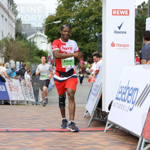 31.08.2025 - 21. Blankeneser Heldenlauf Strokosch-Dieckow http://msf.ph/oto/8670518 31.08.2025 10:54:12 Ziel 3506, 3538 meine-sportfotos.de