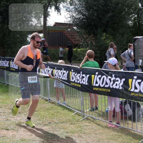 31.08.2025 - Elbe Triathlon Hamburg Luisa Fischer http://msf.ph/oto/8670545 31.08.2025 11:45:15 Laufen 1068 meine-sportfotos.de