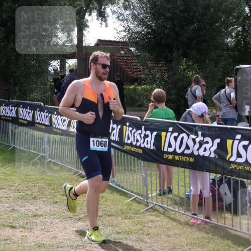 31.08.2025 - Elbe Triathlon Hamburg Luisa Fischer http://msf.ph/oto/8670546 31.08.2025 11:45:15 Laufen 1068 meine-sportfotos.de