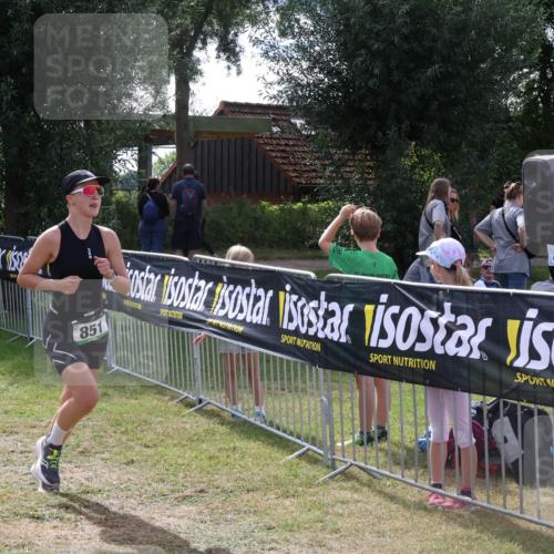 31.08.2025 - Elbe Triathlon Hamburg Luisa Fischer http://msf.ph/oto/8670550 31.08.2025 11:45:17 Laufen 851 meine-sportfotos.de