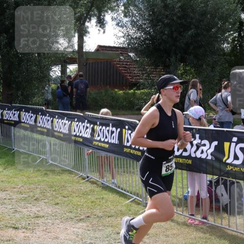 31.08.2025 - Elbe Triathlon Hamburg Luisa Fischer http://msf.ph/oto/8670554 31.08.2025 11:45:18 Laufen 85 meine-sportfotos.de