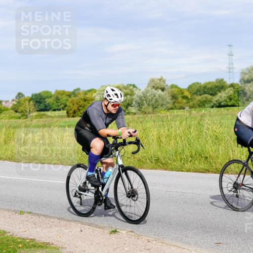 31.08.2025 - Elbe Triathlon Hamburg Michael Burmester http://msf.ph/oto/8670555 31.08.2025 10:00:11 Radfahren 409, 463, 487, 563, 566, 613, 908, 919 meine-sportfotos.de