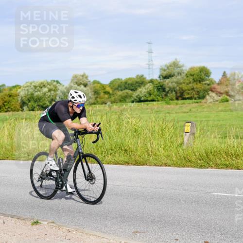 31.08.2025 - Elbe Triathlon Hamburg Michael Burmester http://msf.ph/oto/8670561 31.08.2025 10:00:12 Radfahren 409, 463, 487, 563, 566, 613, 908, 919 meine-sportfotos.de