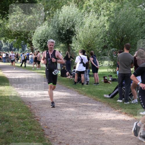 31.08.2025 - Elbe Triathlon Hamburg Luisa Fischer http://msf.ph/oto/8670584 31.08.2025 11:47:48 Laufen 679, 921 meine-sportfotos.de