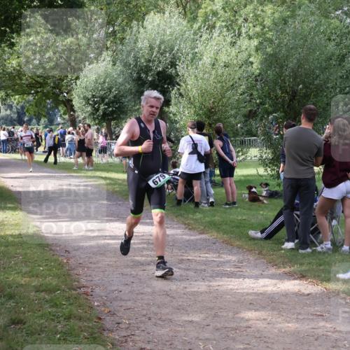 31.08.2025 - Elbe Triathlon Hamburg Luisa Fischer http://msf.ph/oto/8670586 31.08.2025 11:47:48 Laufen 679 meine-sportfotos.de