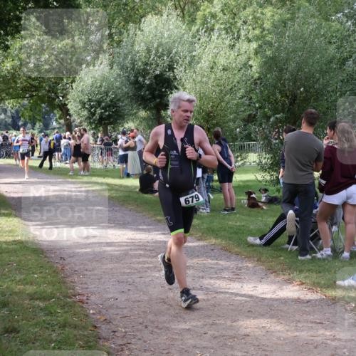 31.08.2025 - Elbe Triathlon Hamburg Luisa Fischer http://msf.ph/oto/8670587 31.08.2025 11:47:48 Laufen 679 meine-sportfotos.de