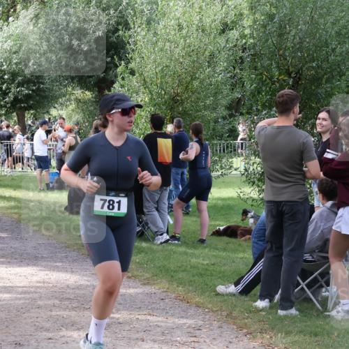 31.08.2025 - Elbe Triathlon Hamburg Luisa Fischer http://msf.ph/oto/8670603 31.08.2025 11:48:56 Laufen 781 meine-sportfotos.de