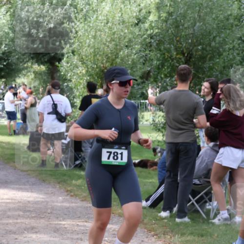 31.08.2025 - Elbe Triathlon Hamburg Luisa Fischer http://msf.ph/oto/8670604 31.08.2025 11:48:56 Laufen 781 meine-sportfotos.de