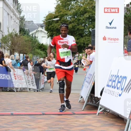 31.08.2025 - 21. Blankeneser Heldenlauf Strokosch-Dieckow http://msf.ph/oto/8670605 31.08.2025 10:54:12 Ziel 3506, 3538 meine-sportfotos.de