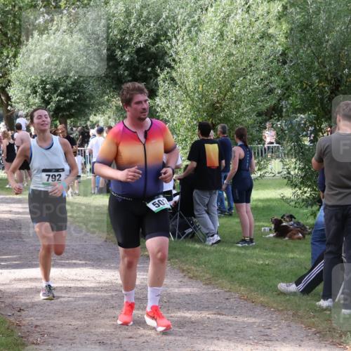 31.08.2025 - Elbe Triathlon Hamburg Luisa Fischer http://msf.ph/oto/8670612 31.08.2025 11:49:14 Laufen 413, 812, 792, 503 meine-sportfotos.de