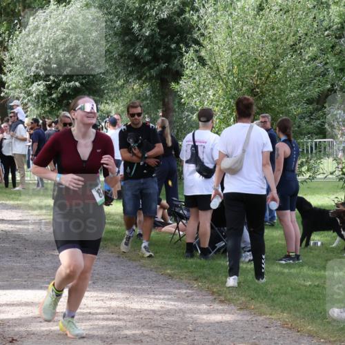 31.08.2025 - Elbe Triathlon Hamburg Luisa Fischer http://msf.ph/oto/8670617 31.08.2025 11:49:27 Laufen  meine-sportfotos.de