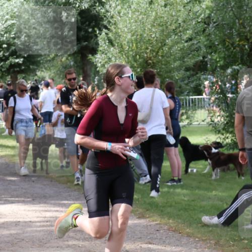 31.08.2025 - Elbe Triathlon Hamburg Luisa Fischer http://msf.ph/oto/8670621 31.08.2025 11:49:28 Laufen  meine-sportfotos.de