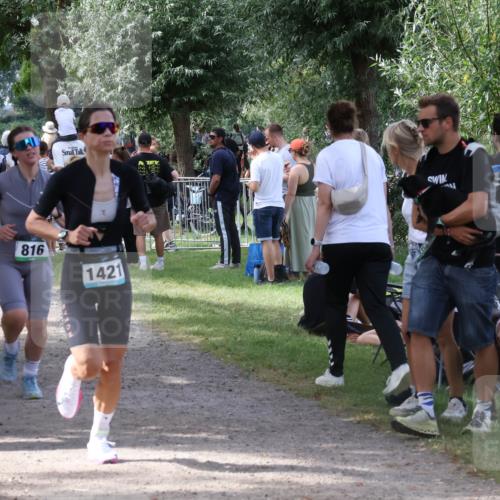 31.08.2025 - Elbe Triathlon Hamburg Luisa Fischer http://msf.ph/oto/8670623 31.08.2025 11:49:33 Laufen 816, 1421, 2 meine-sportfotos.de