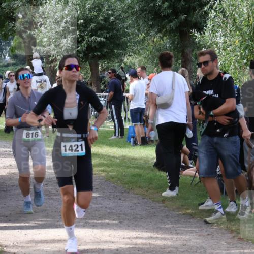 31.08.2025 - Elbe Triathlon Hamburg Luisa Fischer http://msf.ph/oto/8670624 31.08.2025 11:49:33 Laufen 816, 1421 meine-sportfotos.de