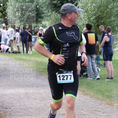 31.08.2025 - Elbe Triathlon Hamburg Luisa Fischer http://msf.ph/oto/8670659 31.08.2025 11:51:16 Laufen 1277 meine-sportfotos.de
