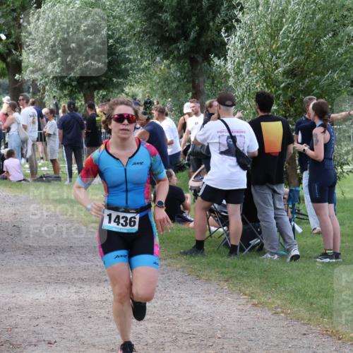 31.08.2025 - Elbe Triathlon Hamburg Luisa Fischer http://msf.ph/oto/8670666 31.08.2025 11:51:24 Laufen 2001, 40, 1001, 1436, 7001, 23 meine-sportfotos.de