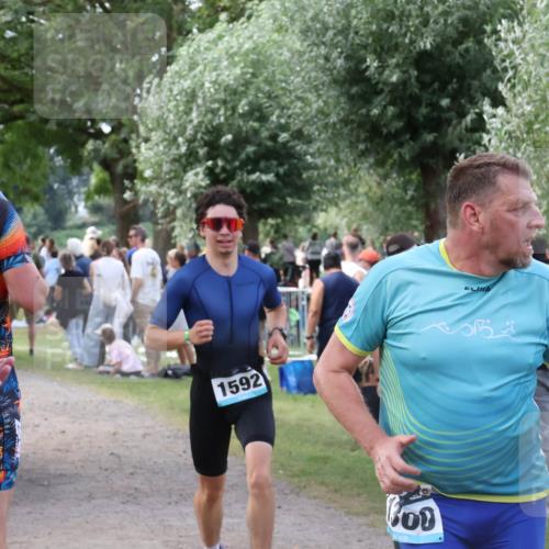 31.08.2025 - Elbe Triathlon Hamburg Luisa Fischer http://msf.ph/oto/8670682 31.08.2025 11:51:33 Laufen 1592 meine-sportfotos.de