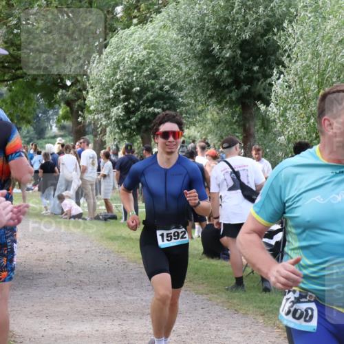 31.08.2025 - Elbe Triathlon Hamburg Luisa Fischer http://msf.ph/oto/8670683 31.08.2025 11:51:34 Laufen 000, 1592 meine-sportfotos.de
